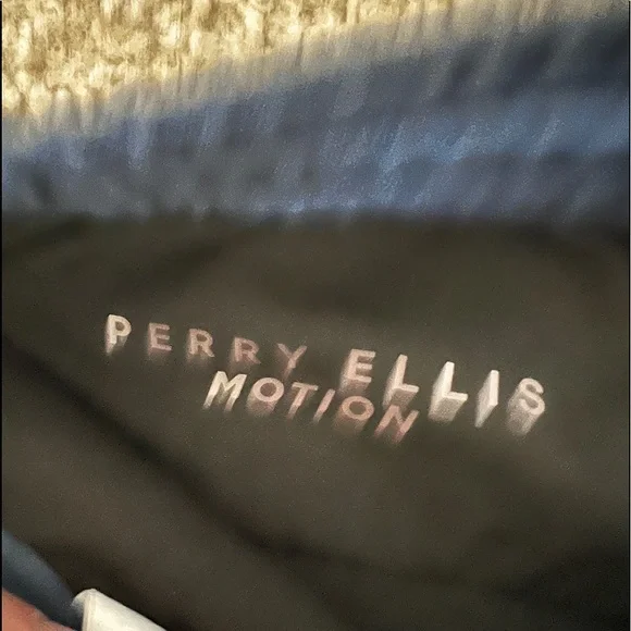 Perry Ellis motion Joggers. - Picture 2 of 2